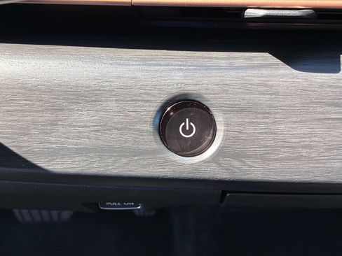 Used 2025 Nissan Ariya AWD image 21