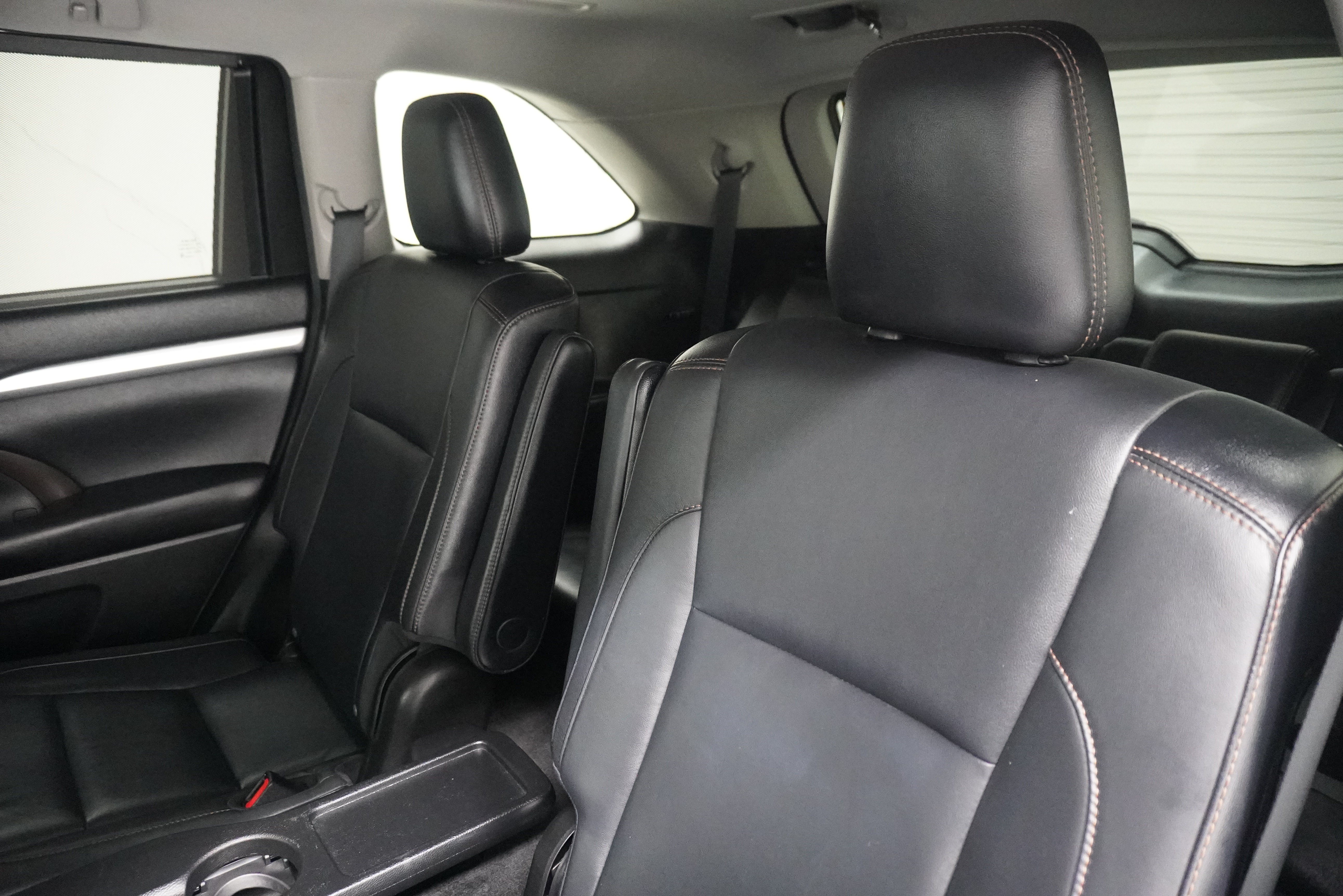 Used 2016 Toyota Highlander XLE FWD image 11