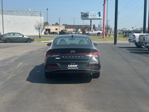New 2026 Hyundai Elantra SEL Sport Premium FWD image 6