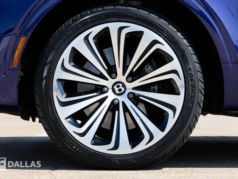 Used 2023 Bentley Bentayga image 8