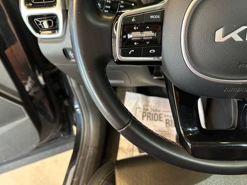 Used 2023 Kia Sorento SX AWD/4WD image 11