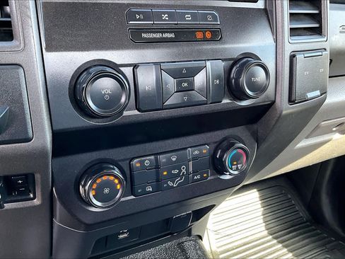 Used 2020 Ford F250 XL w/ Power Equipment Group image 32