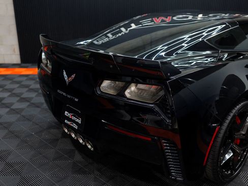 Used 2019 Chevrolet Corvette Z06 w/ Z07 Performance Package RWD image 23