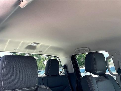 Used 2024 Nissan Frontier SV AWD/4WD image 19