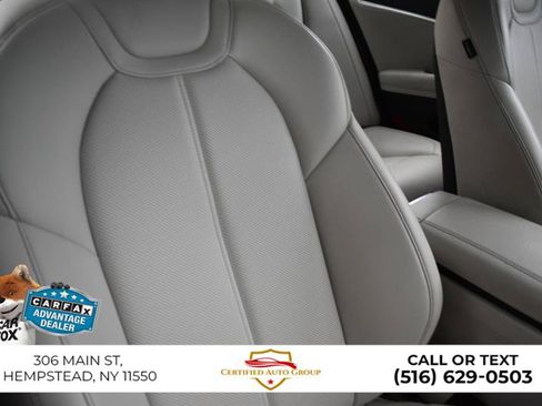 Used 2025 Genesis G70 2.5T image 22