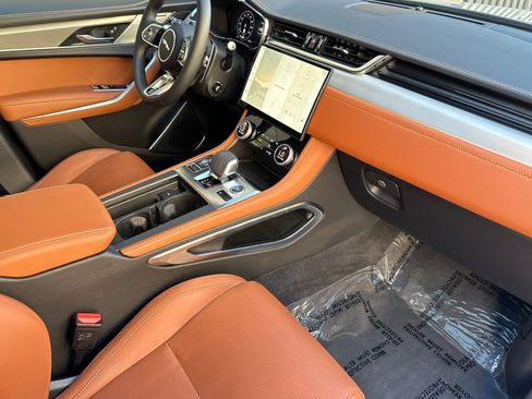 Used 2025 Jaguar F-PACE R-Dynamic S image 16