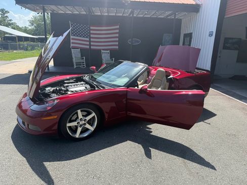 Used 2006 Chevrolet Corvette Convertible w/ Preferred Equipment Group RWD image 22
