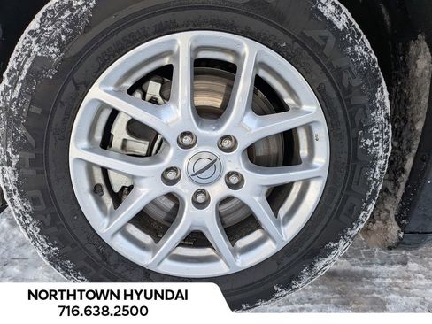 Used 2024 Chrysler Pacifica Touring-L image 42