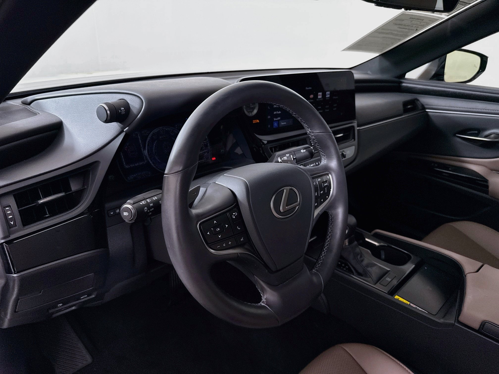 Used 2024 Lexus ES 350 w/ Premium Package FWD image 9