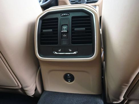 Certified 2020 Porsche Macan S AWD/4WD image 27