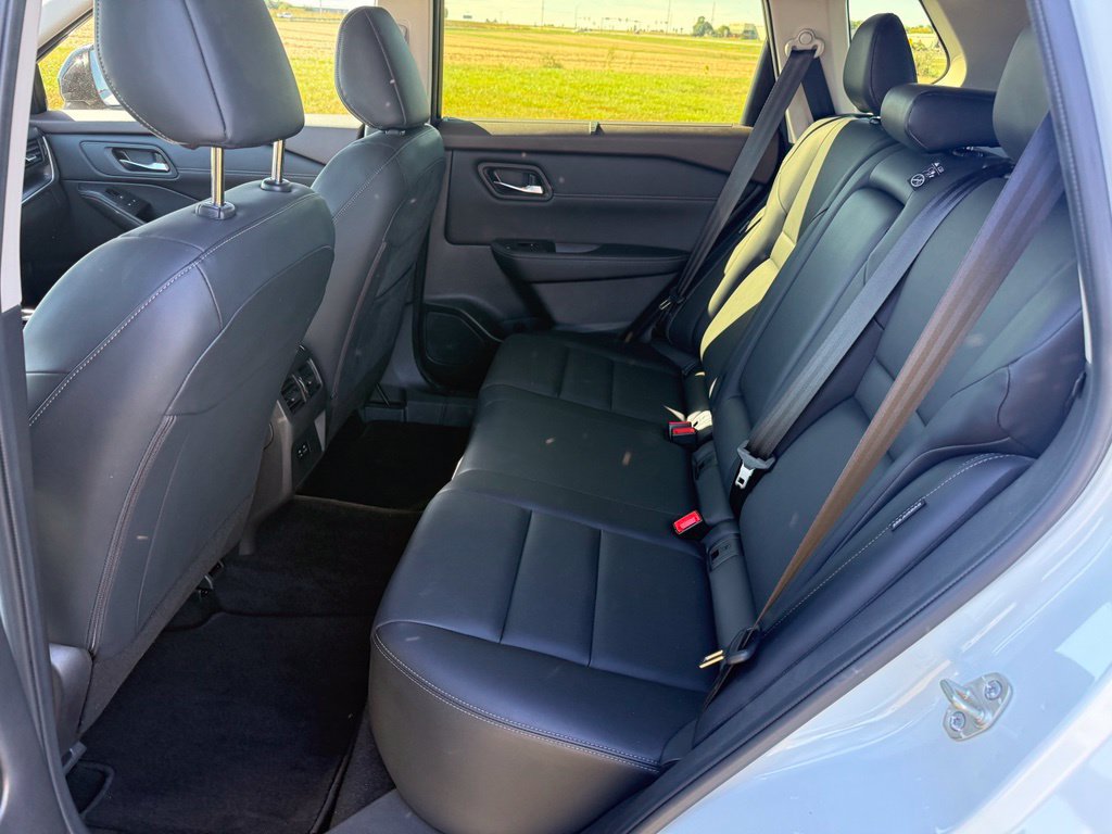 Certified 2023 Nissan Rogue SV w/ SV Premium B Package FWD image 11