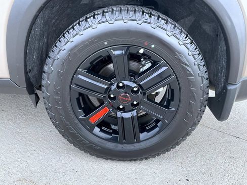 Certified 2025 Nissan Rogue SV AWD/4WD image 22