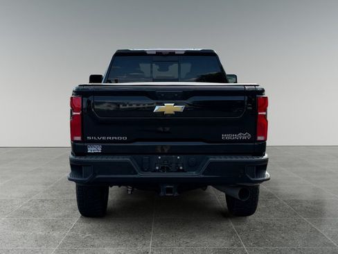 Used 2024 Chevrolet Silverado 3500 High Country w/ High Country Premium Package AWD/4WD image 4