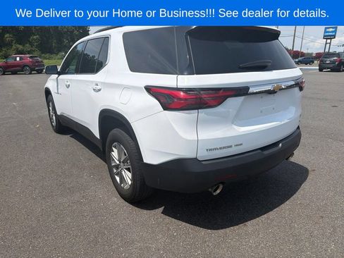 Used 2023 Chevrolet Traverse LT w/ Rear Camera Mirror Package AWD/4WD image 3