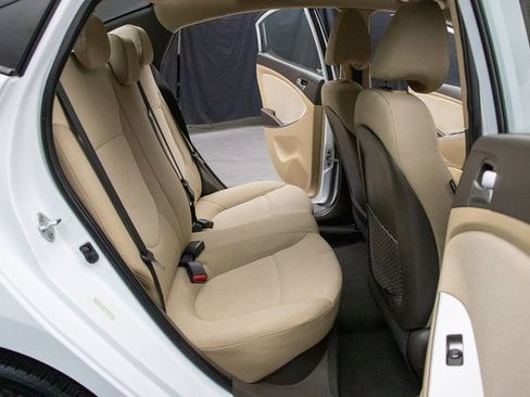 Used 2014 Hyundai Accent GLS image 17