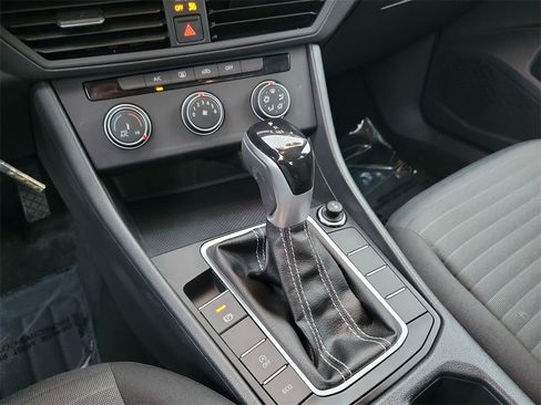 Used 2023 Volkswagen Jetta S image 22