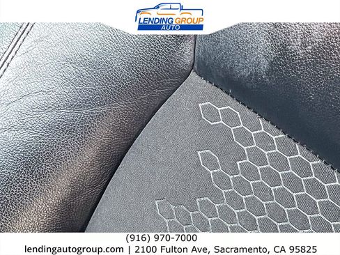 Used 2018 Land Rover Discovery Sport SE image 22