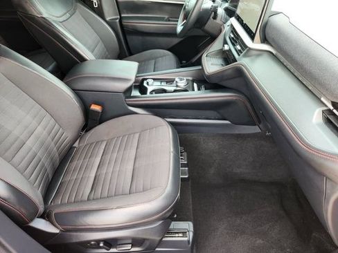 Used 2025 Ford Explorer ST-Line w/ Premium Package RWD image 13
