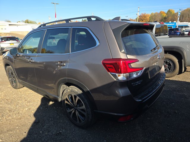 Used 2023 Subaru Forester Limited AWD/4WD image 9