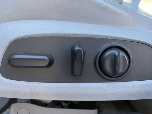 Used 2017 GMC Acadia SLT w/ LPO, Cargo Package image 23