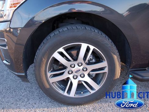 Used 2024 Ford Expedition Limited RWD image 8