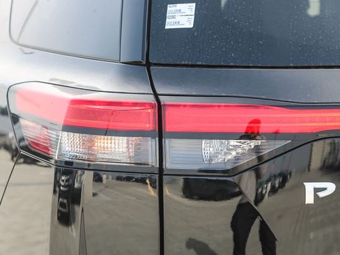 New 2025 Nissan Pathfinder SV FWD image 9