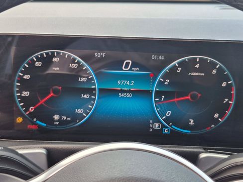 Used 2022 Mercedes-Benz GLB 250 image 32