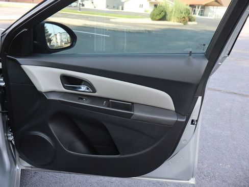 Used 2016 Chevrolet Cruze LS FWD image 26