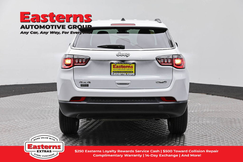Used 2024 Jeep Compass Latitude AWD/4WD image 6