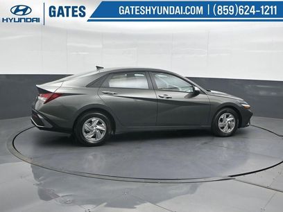 New 2026 Hyundai Elantra SE