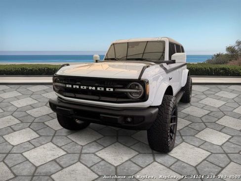 Used 2021 Ford Bronco Outer Banks image 2