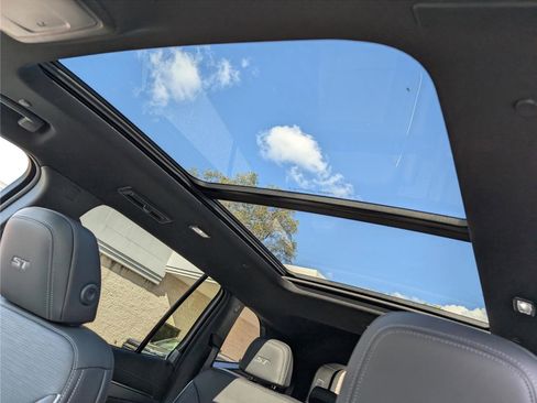 New 2026 Buick Enclave Sport Touring w/ Power Package image 19