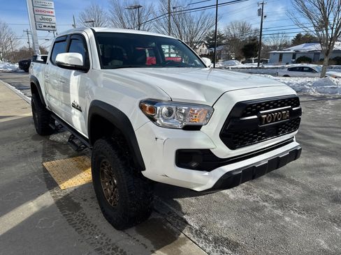Used 2023 Toyota Tacoma 4x4 Double Cab w/ Trail Edition image 8
