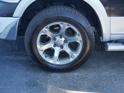 Used 2017 RAM 1500 Laramie w/ Convenience Group AWD/4WD image 6