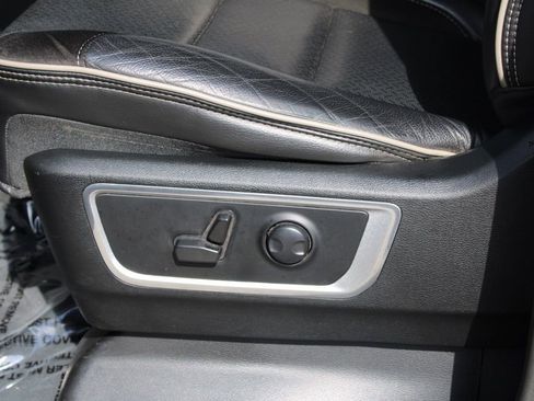 Used 2023 RAM 1500 Laramie image 17