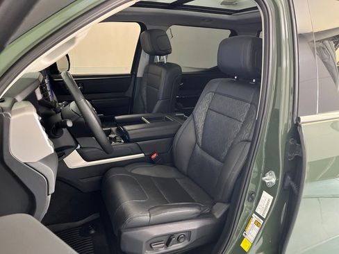 Used 2023 Toyota Tundra Limited AWD/4WD image 18