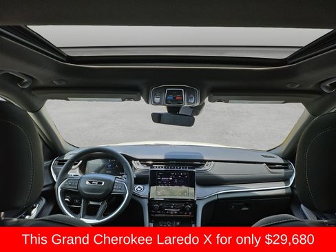Used 2025 Jeep Grand Cherokee Laredo X w/ Luxury Tech Group I RWD image 39