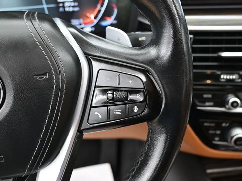 Used 2022 BMW 530i xDrive w/ Convenience Package AWD/4WD image 19