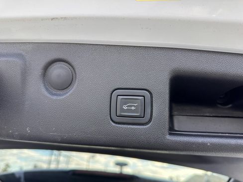 Used 2024 Chevrolet Equinox LT image 41