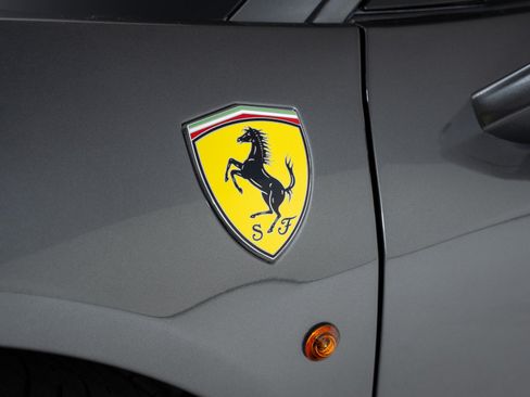 Used 2012 Ferrari 458 Italia Coupe RWD image 32