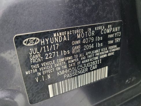 Used 2018 Hyundai Elantra GT Sport w/ Sport Tech Package 04 FWD image 33