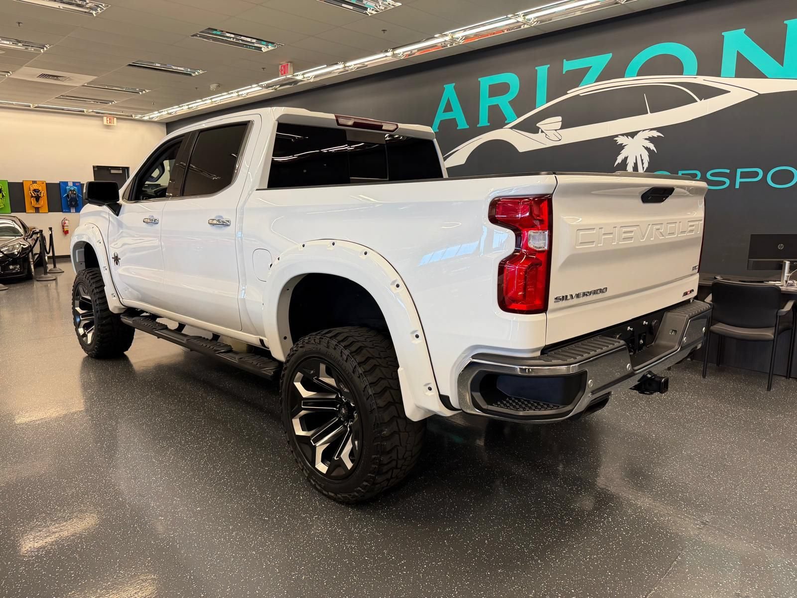 Used 2020 Chevrolet Silverado 1500 LTZ w/ LTZ Plus Package AWD/4WD image 6