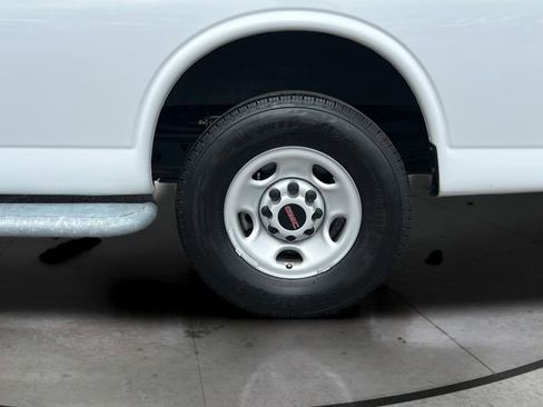 Certified 2024 GMC Savana 2500 w/ Driver Convenience Package image 28