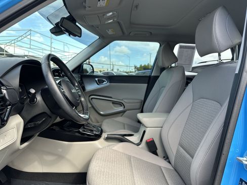 Certified 2023 Kia Soul EX FWD image 13