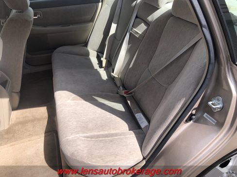 Used 2001 Toyota Avalon XLS image 16