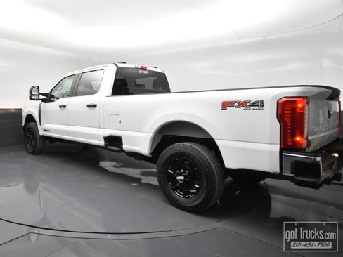 Used 2023 Ford F350 XL image 5