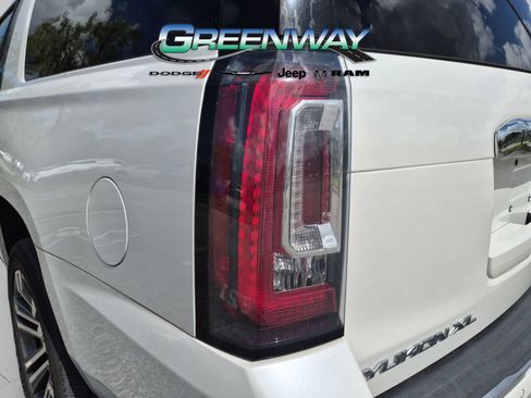 Used 2019 GMC Yukon XL Denali w/ Denali Ultimate Package RWD image 32