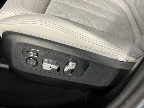 Used 2025 BMW X5 xDrive50e w/ M Sport Package image 24