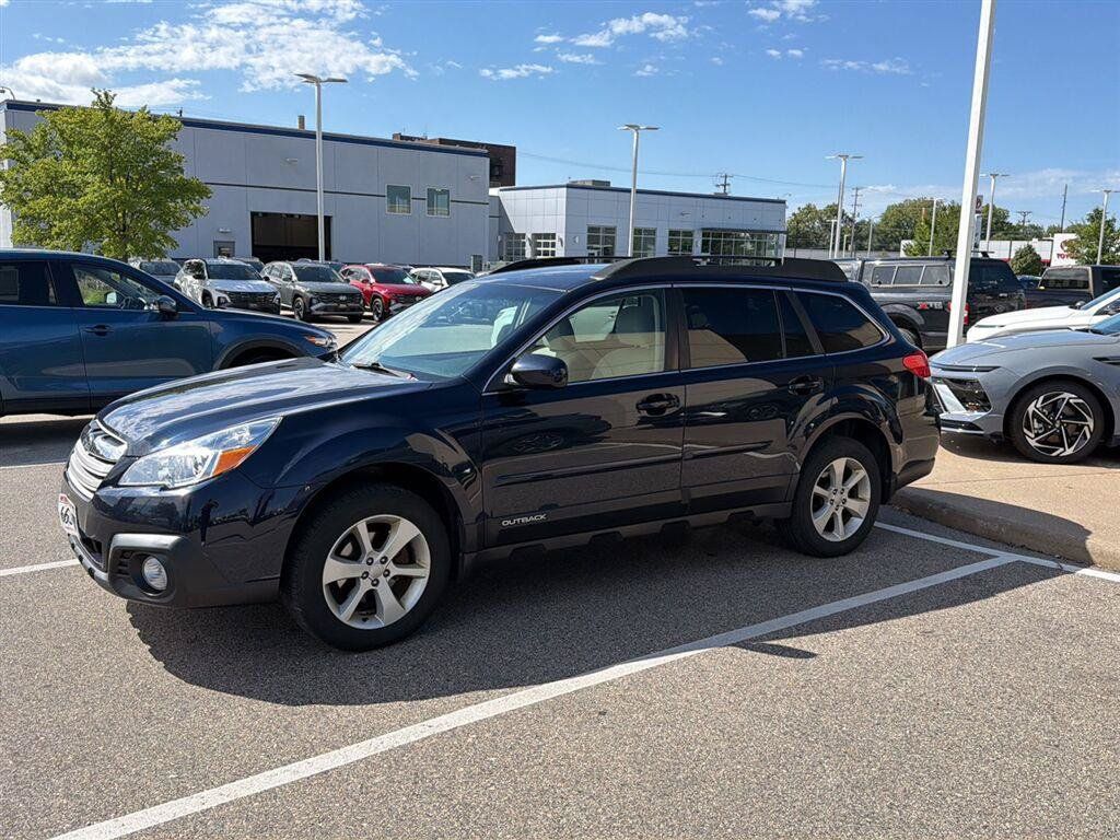 Used 2014 Subaru Outback 2.5i Premium AWD/4WD image 2
