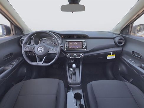 New 2025 Nissan Kicks Play S image 17